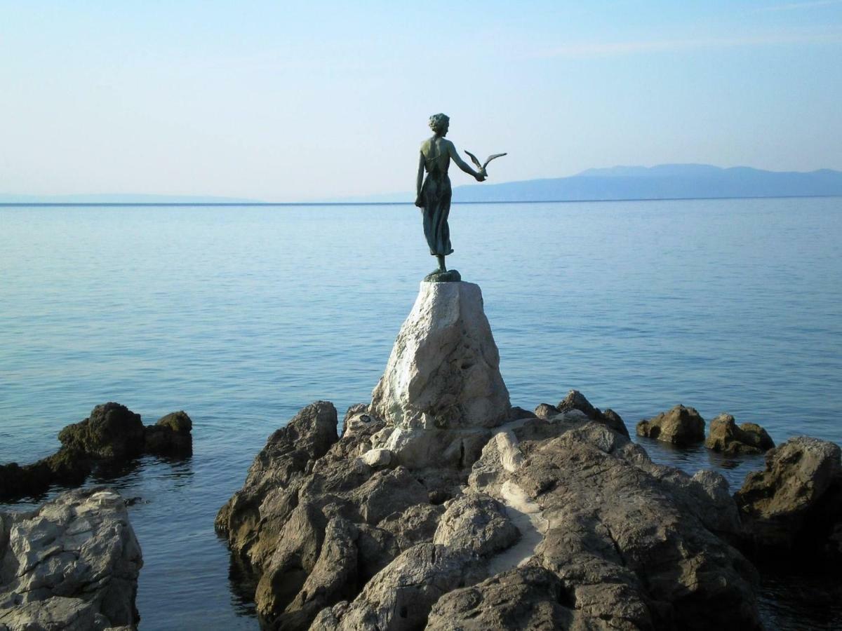 Apartments Matacin With Sea View Opatija Ngoại thất bức ảnh